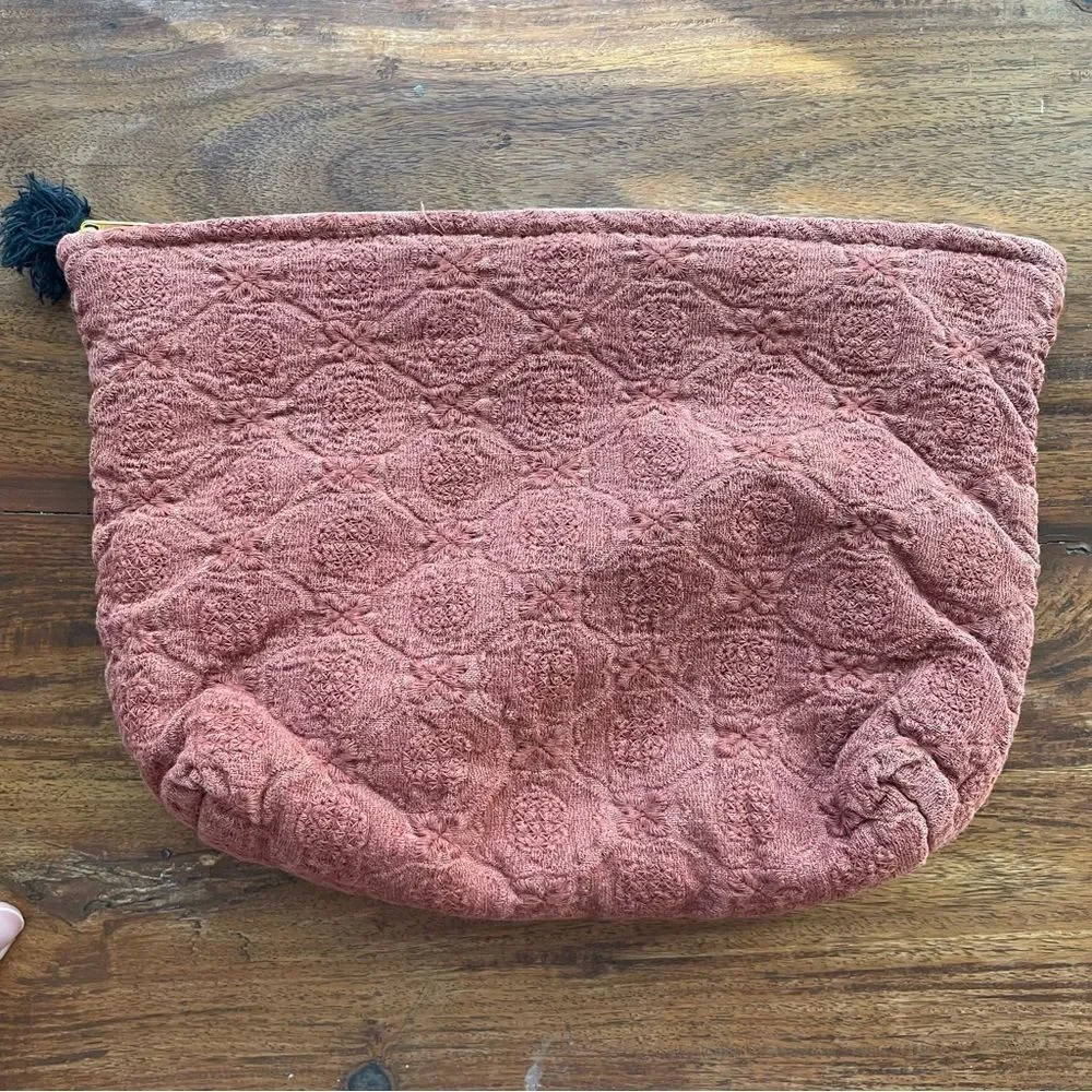 Madam Stoltz Quilted Textured Linen and Cotton Toiletry Bag NWOT
